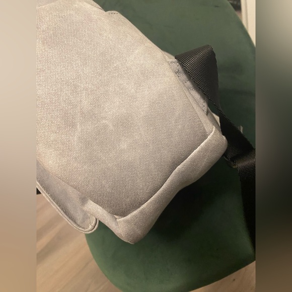 Almost new Backpack-Venque cross Elle backpack - Picture 3 of 7